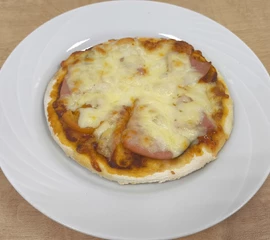 Мини-пицца с колбасой